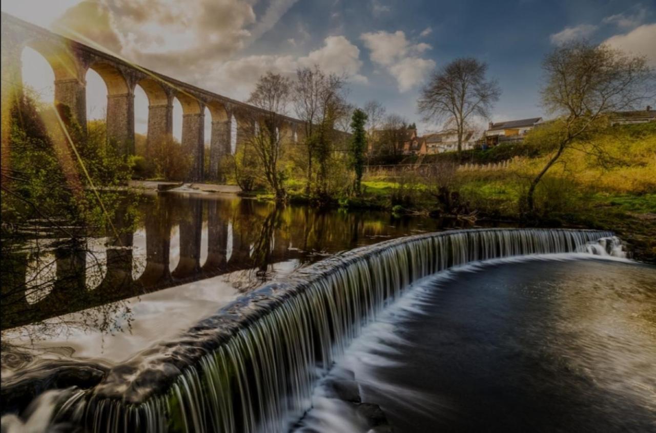 Viaduct View - Cefn Coed Merthyr Tydfil Exterior foto